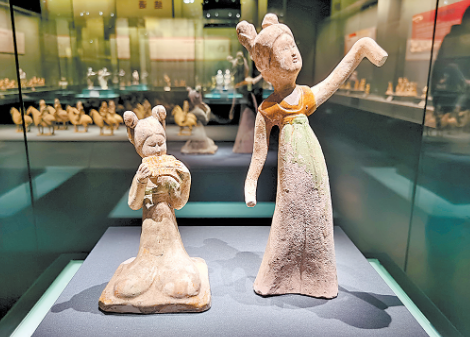 “太平有象”漢唐樂舞展在鄭州大象陶瓷博物館開展