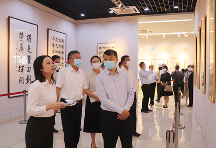 儀征市廉潔文化書畫作品展啟動(dòng)儀式在市文化館舉行