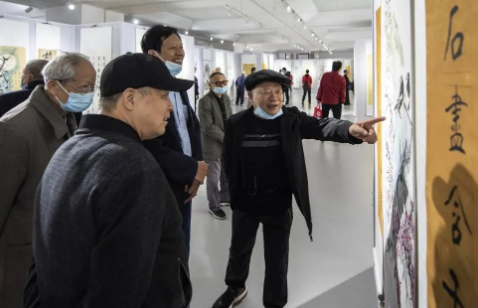 鄂州市老年書(shū)畫(huà)作品展在市圖書(shū)館舉辦