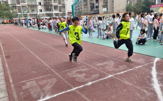 岳池縣南街小學(xué)校舉行2022年秋季運動會
