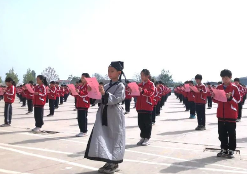 邢臺市?隆堯縣組織千人誦讀經(jīng)典活動