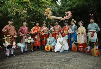 湖州這家青春社團(tuán)亮相2023“國絲漢服節(jié)”
