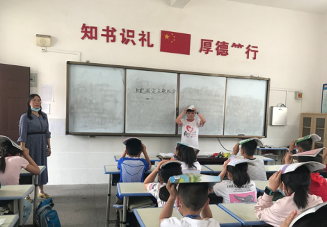岳池縣南街小學(xué)校開(kāi)展防震減災(zāi)演練活動(dòng)